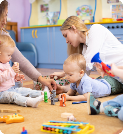 devenir-auxiliaire-creche-youschool